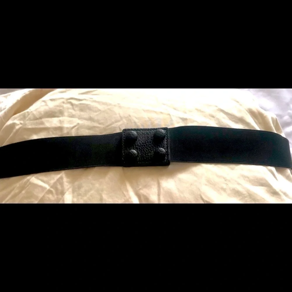 White House Black Market belt